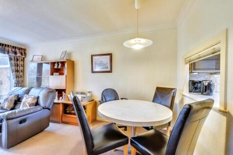 Dining Area (2).jpeg