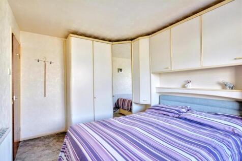 Bedroom One (1).jpeg