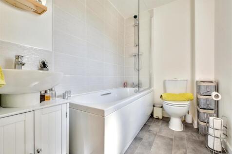 Bathroom_2.jpeg