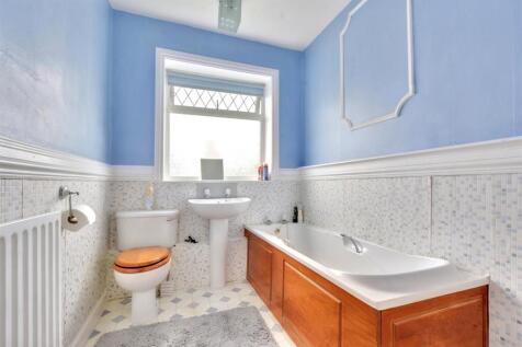 Bathroom_1.jpeg
