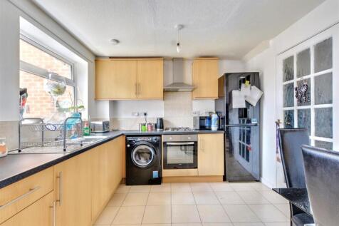 Kitchen_2.jpeg