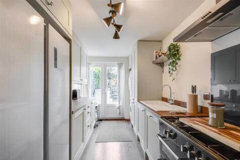 Kitchen_1.jpeg