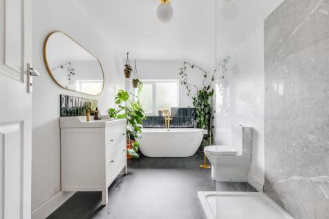 Shower Room_1.jpeg