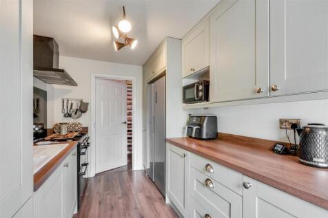 Kitchen_2.jpeg