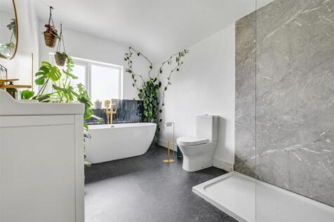 Shower Room_2.jpeg