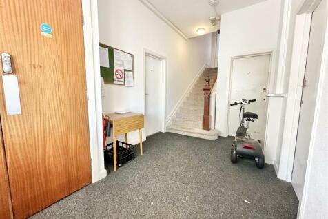 Communal entrance.jpg