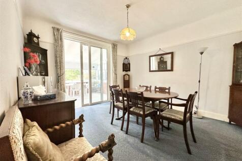 dining room.jpg