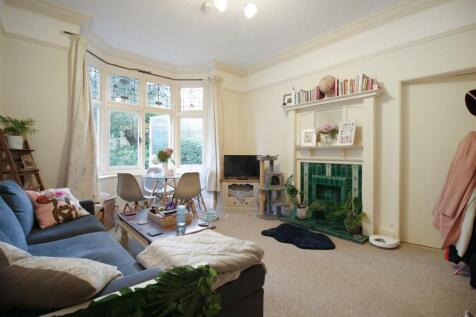 Garden Flat Lounge