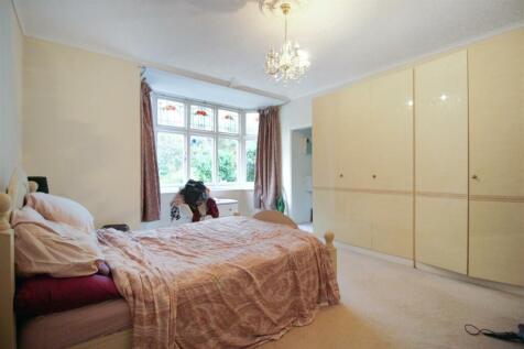 Ground Floor Master Bedroom