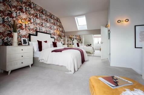 Main bedroom with ample space