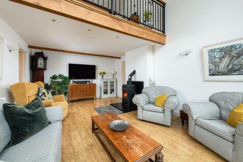 Sitting_Room_5.jpg