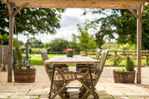 Garden_and_Grounds_4.jpg