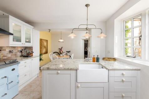 Kitchen_5.jpg