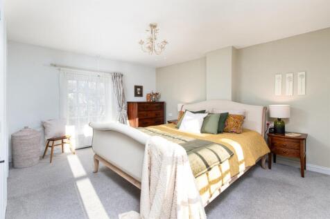 Bedroom1_3.jpg