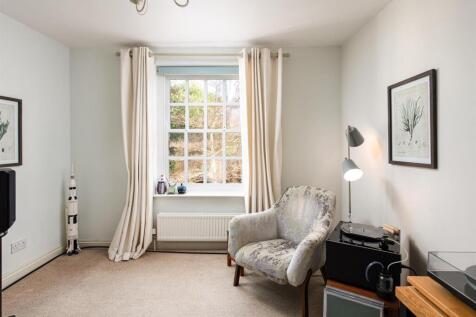 Bedroom4_2.jpg