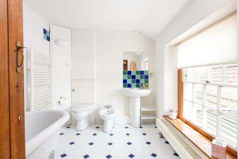 Bathroom.jpg