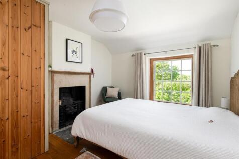 Bedroom2_1.jpg