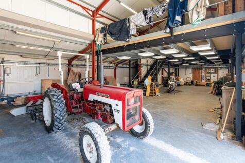 Big_Barn_2.jpg