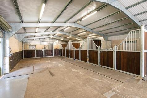 Horse_Barn_2.jpg
