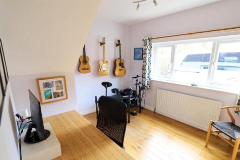 bedroom/study