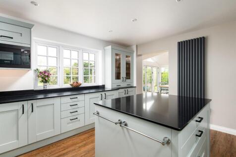 Kitchen_4.jpg