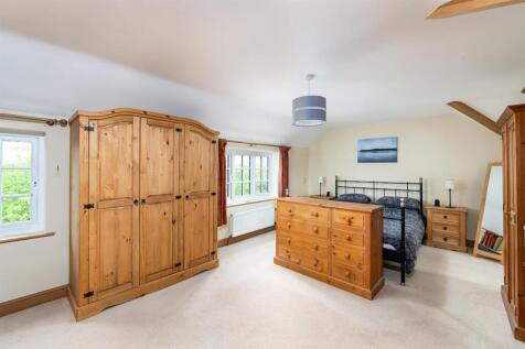 Bedroom1_2.jpg