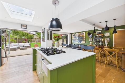 Kitchen/family room 1