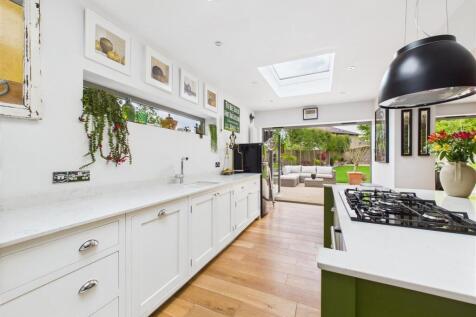 kitchen 1.jpg