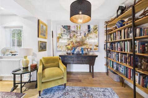 library/snug