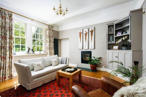Family_Room_1.jpg