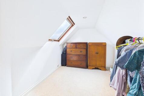 dressing room/cot room