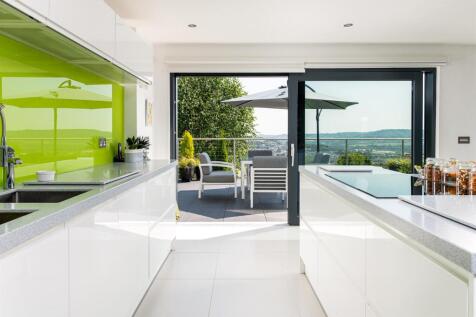 Kitchen_2.jpg