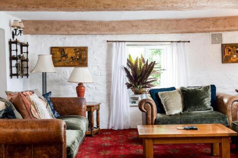 Sitting_Room_5.jpg