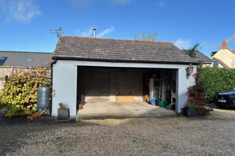 Highburybarn.carport.jpg