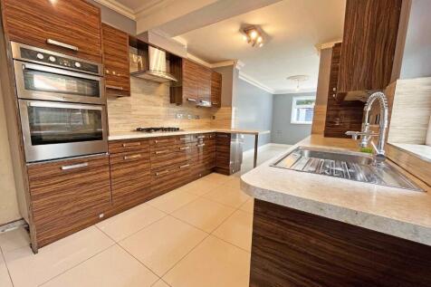 Kitchen1.jpg