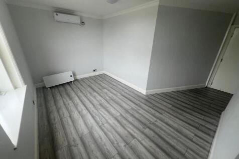 WhatsApp Image 2024-11-04 at 15.00.51 (1).jpeg