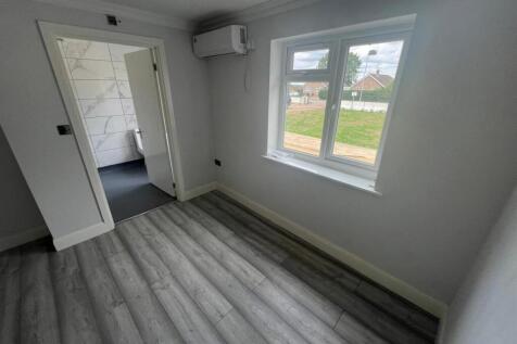 WhatsApp Image 2024-11-04 at 15.00.50 (2).jpeg