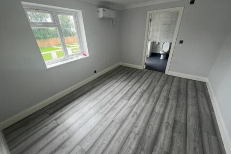 WhatsApp Image 2024-11-04 at 15.00.47 (1).jpeg