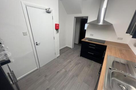 WhatsApp Image 2025-05-12 at 14.35.03 (1).jpeg