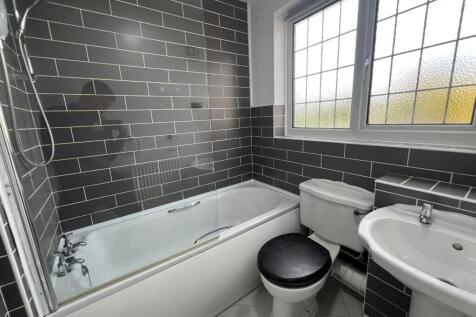 WhatsApp Image 2025-10-21 at 09.20.30_3b9d5aa1.jpg