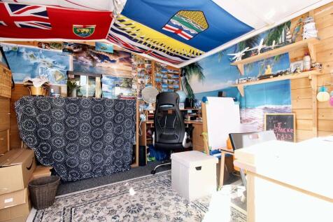 OFFICE/SUMMERHOUSE 
