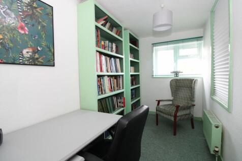 BEDROOM FIVE 