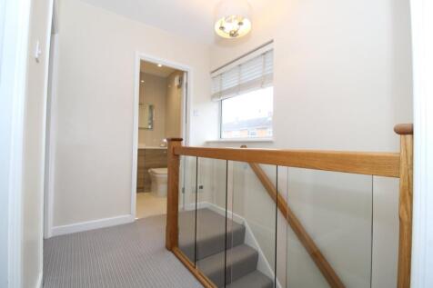 FIRST FLOOR LANDING 
