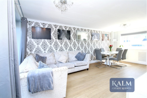 LOUNGE/DINER