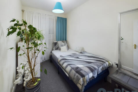 2 the oaks bedroom 3