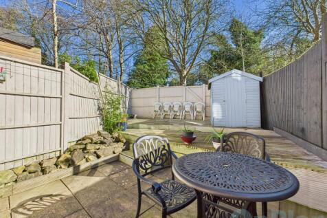 outside back 7 coopers mews, neath hill
