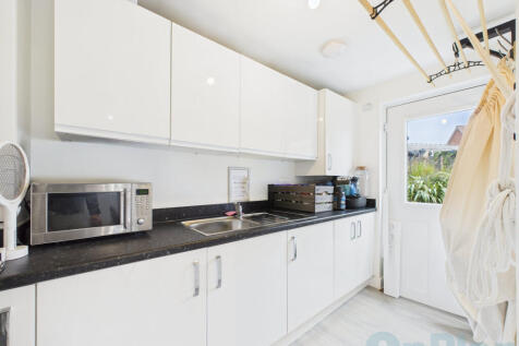 16 Wayne Gardens, Oxley Utility room