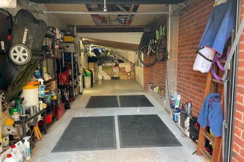 Garage.jpg