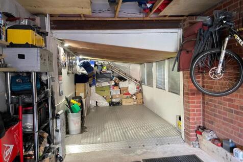 Garage2.jpg