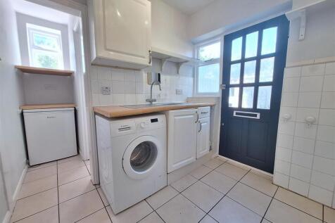 kitchen 2.jpg